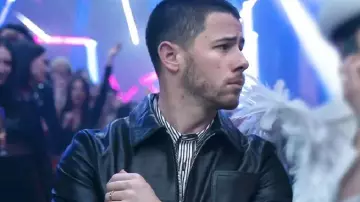 Una película navideña muy Jonas Chaqueta de cuero Nick Jonas de Nick Jonas (Nick Jonas) en Una película navideña muy Jonas