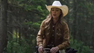 Carhartt Rugged Flex Crawford Jacket worn by Amy Fleming (Amber Marshall) as seen in Heartland (S19E04)