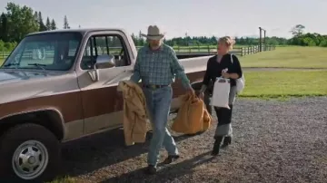 Jeans de corte vaquero de corte original para hombre Wrangler usados por Jack Bartlett (Shaun Johnston) como se ve en Heartland (S19E04)