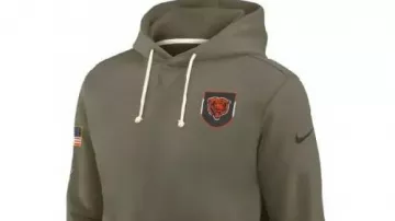 Olive 2025 Salute To Service Sideline Standard Issue Dri-FIT Hoodie de Chicago Bears