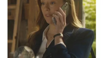 Molly Parker Doc S02 Veste marine du Dr Amy Larsen (Molly Parker) dans Doc (S02E01)