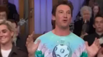 Camiseta SNL S51 Miles Teller Grateful Dead como se ve en Saturday Night Live