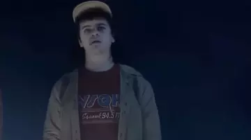 WSQK The Squawks 94.5 FM Logo T-Shirt worn by Dustin Henderson (Gaten Matarazzo) in Stranger Things (S05)