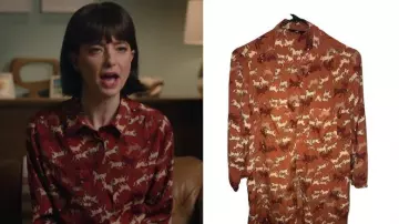 SNL S51 Sarah Sherman Chevaux Chemise de dans Saturday Night Live (S50) portée par Self - Divers personnages (Sarah Sherman) Saturday Night Live (S50E00)