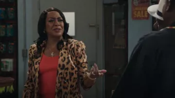 L'agence Colin Double Breasted Blazer worn by Tina Butler (Tichina Arnold) as seen in Crutch (S01E01)