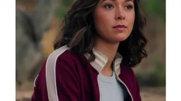 Kate Ghosts AU S01 Veste de survêtement de Kate (Tamala Shelton) dans Ghosts Australia (S01E08)