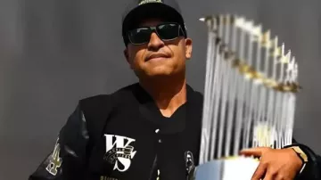 Chaqueta de desfile del campeonato de la Serie Mundial de los Dodgers de Dave Roberts