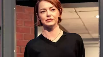 Late Night with Seth Meyers Emma Stone Black Sweatshirt of (Emma Stone) as seen in Late Night with Seth Meyers