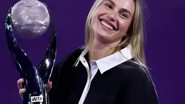 Aryna Sabalenka WTA Finals Black Crop Top in Aryna Sabalenka | Live Practice | WTA Finals Riyadh