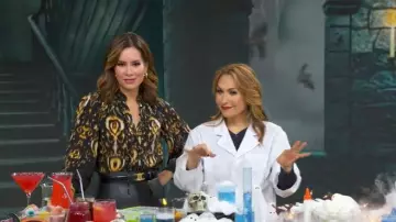 Celine Medium Triomphe Belt worn by Rebecca Jarvis as seen in Good Morning America on October 31, 2025