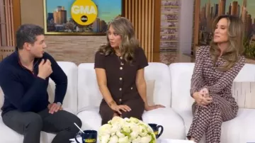 Diane von Furstenberg Michelle Jumpsuit en Wave Geo Camel portée par Rhiannon Ally comme on le voit dans Good Morning America le 4 novembre 2025