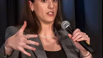 Blazer LIA Luncheon 2025 porté par Caitlin Clark