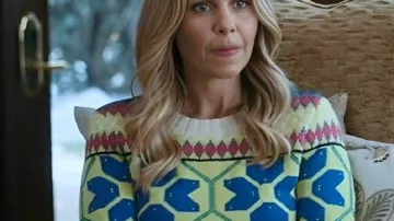 Pull de Noël porté par Sophie Marlow (Candace Cameron-Bure) comme on le voit dans Home Sweet Christmas