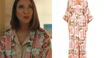 Loot S3 Maya Rudolph Rose Print Pink Satin Robe worn by Molly Novak (Maya Rudolph) in Loot (S02)