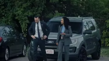 Babaton Dial Pant worn by Det. Lena Silver (Sonequa Martin-Green) as seen in Boston Blue (S01E02)