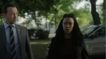 Theory Lynnia Blazer worn by Det. Lena Silver (Sonequa Martin-Green) as seen in Boston Blue (S01E03)