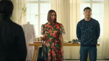 Chloe Spin Leather Tote worn by Molly Novak (Maya Rudolph) as seen in Loot (S03E05)