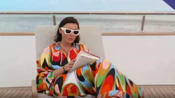 Caftan multicolore Pucci porté par Bronwyn Newport comme on le voit dans Les vraies femmes au foyer de Salt Lake City (S06E08)