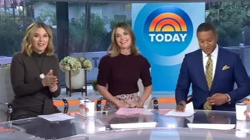 Robe midi à col montant et à manches longues et ceinture portefeuille Lela Rose portée par Jenna Bush Hager, comme on le voit dans Aujourd’hui, le 4 novembre 2025