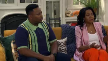 Top Polo a Rayas Scotch & Soda usado por Marty Butler (Marcel Spears) como se ve en The Neighborhood (S08E04)