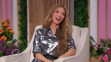 Autoportrait Robe Maxi Métallique Métallisée Argentée portée par Chrishell Stause comme on le voit à Sherri le 4 novembre 2025