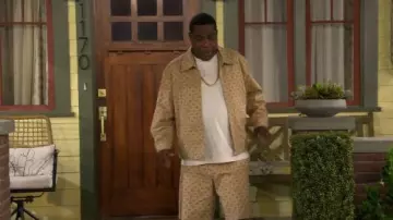 Sandro Pull On Shorts usados por Frank Crutchfield (Tracey Morgan) como se ve en The Neighborhood (S08E04)
