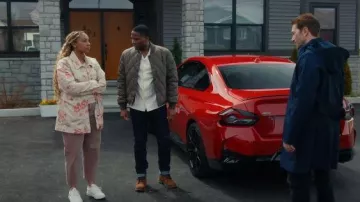 Free People Avery Veste en jean imprimée portée par Jan Renley (Raven Dauda) comme on le voit dans Hudson & Rex (S08E04)