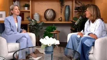 Chemise ornée A.L.C. MACKIE portée par Hoda Kotb, comme on le voit dans Today le 5 novembre 2025