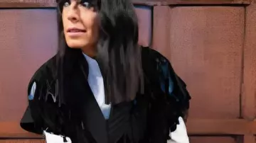 Celebrity Traitors 2025 Claudia Winkleman Gilet à paillettes noires
