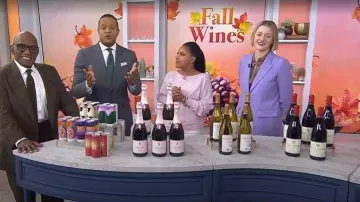 Lafayette 148 NY Longline Wool & Silk Blazer worn by Vanessa Price as seen in Today on  November 5, 2025