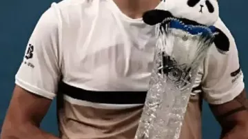 Camiseta usada por Alejandro Tabilo en el ATP Chengdu Open 2025