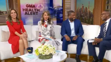 Chiara Boni La Petite Robe Froncée Côté Midi-Robe portée par Rhiannon Ally comme on le voit dans Good Morning America le 5 novembre 2025