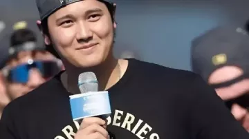 Shohei Ohtani 2025 Dodgers Celebration T-Shirt in Dodgers WIN the NLCS! ???? FULL Trophy Presentation Ceremony