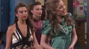 Green silk blouse worn by Gigi Hollingsworth (Skyler Samuels) in Wizards of Waverly Place (S01E07)