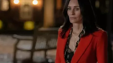 Scream S07 Gale Weathers Red Blazer worn by Gale Weathers (Courteney Cox) as seen in Scream 7