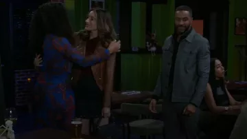 LAUREN Ralph Lauren Bolso bandolera pequeño de cuero Tanner usado por Ashley Morgan (Jen Jacob) como se ve en Beyond the Gates (S01E157)