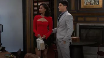 Anthropologie Le sac Delilah Édition Mors porté par Kat Richardson (Colby Muhammad) comme on le voit dans Beyond the Gates (S01E158)