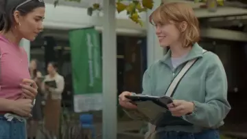 Lululemon Brushed Softstreme Half Zip worn by Carrie (Sophia Lillis) as seen in All Her Fault (S01E01)