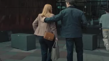 Oroton Etta Large Day Bag worn by Marissa Irvine (Sarah Snook) as seen in All Her Fault (S01E02)