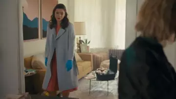 Theory Oaklane Trench Coat worn by Dr. Sasha Lubbock (Inga Schlingmann) as seen in Watson (S02E04)