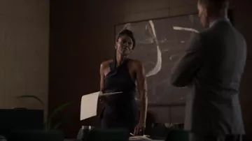Jupe en cascade déconstruite de Monse portée par Jax Stewart (Emayatzy Corinealdi) comme on le voit dans Reasonable Doubt (S03E09)