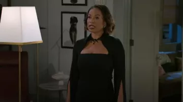 Robe Club L London Linden portée par Nicole Dupree Richardson (Daphnee Duplaix) comme on le voit dans Beyond the Gates (S01E162)