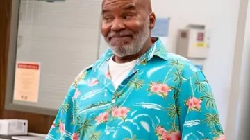 St Denis Medical S02 David Alan Grier Shirt worn by Ron Leonard (David Alan Grier) in St. Denis Medical (S02)