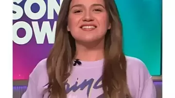 The Kelly Clarkson Show 2025 Kelly Clarkson Bird Print Sweatshirt worn by Self - Host (Kelly Clarkson) in The Kelly Clarkson Show (S06)