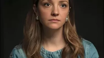 All Her Fault 2025 Abby Elliott Grommet Jacket worn by Lia (Abby Elliott) as seen in All Her Fault (S01)