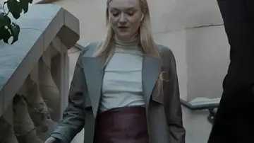 All Her Fault 2025 Dakota Fanning Brown Leather Coat worn by Jenny Kaminski (Dakota Fanning) in All Her Fault (S01)