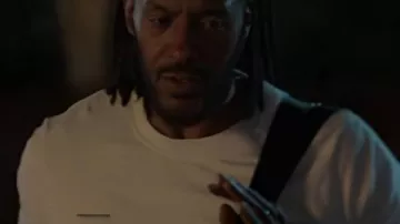 Reasonable Doubt S03 McKinley Freeman White Printed T-Shirt worn by Lewis Stewart (McKinley Freeman) in Reasonable Doubt (S02)