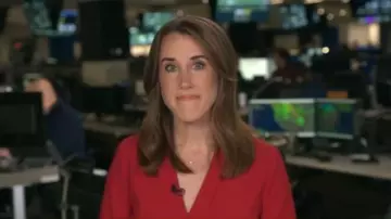 J. Crew Drapey Faux-wrap Top porté par Maggie Vespa comme on le voit dans Today le 7 novembre 2025