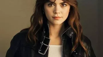 Charlie Harper 2025 Emilia Jones Chaqueta de cuero usada por Harper (Emilia Jones) en Charlie Harper