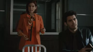 Pantalon Victoria Beckham porté par Elsbeth Tascioni (Carrie Preston) comme on le voit dans Elsbeth (S03E05)